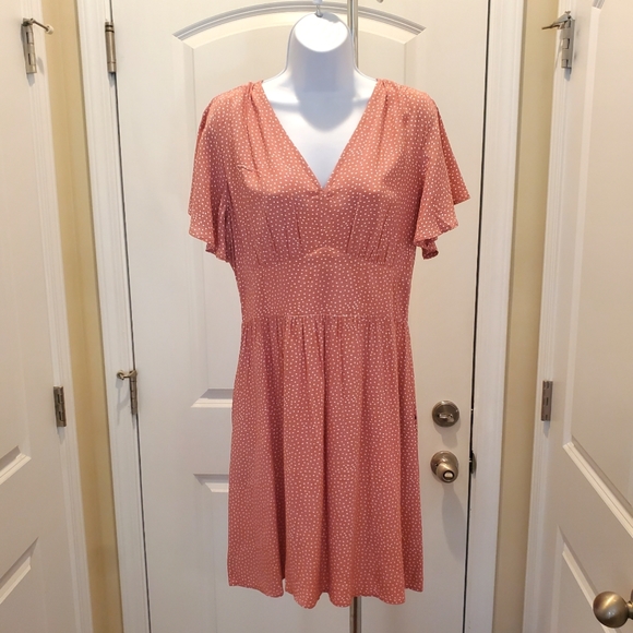 Ann Taylor Loft Flutter V-Neck Pocket Dress, pink with dots, size 4… - Picture 1 of 6